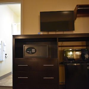 Queen Room Mobility accessible